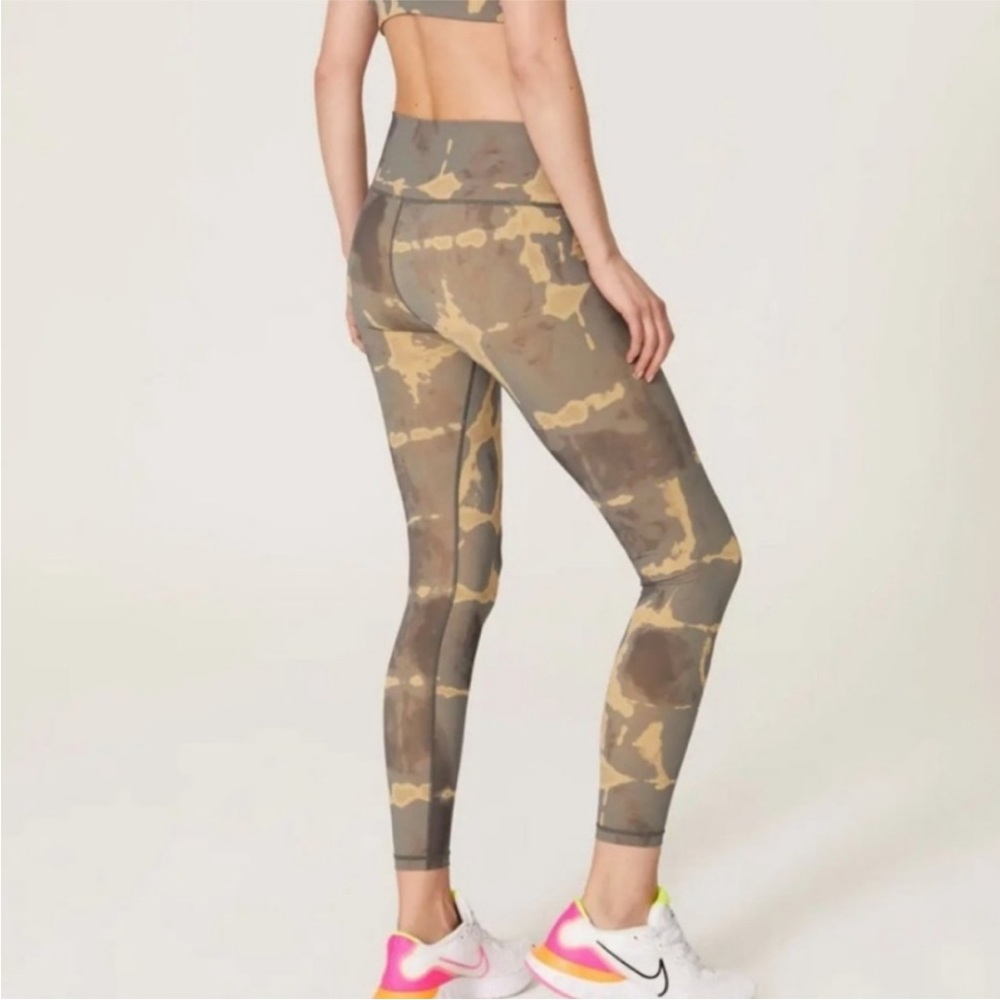 Varley Luna Athletic Leggings in Golden Tie Dye Size Large